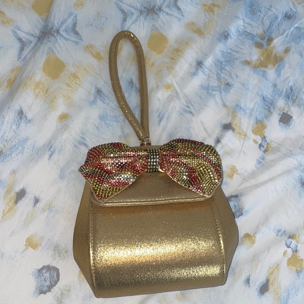 Cute purse with rhinestone bow